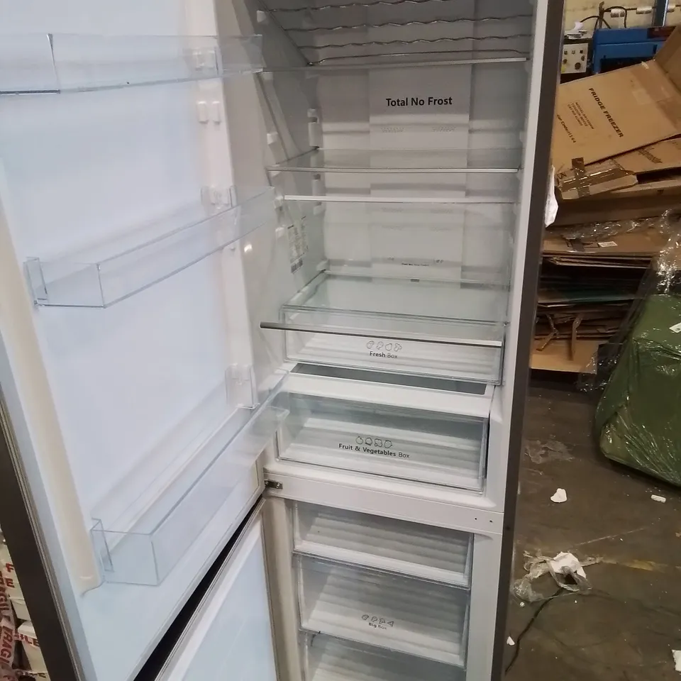 HISENSE FREESTANDING 70/30 FRIDGE FREEZER IN SILVER 