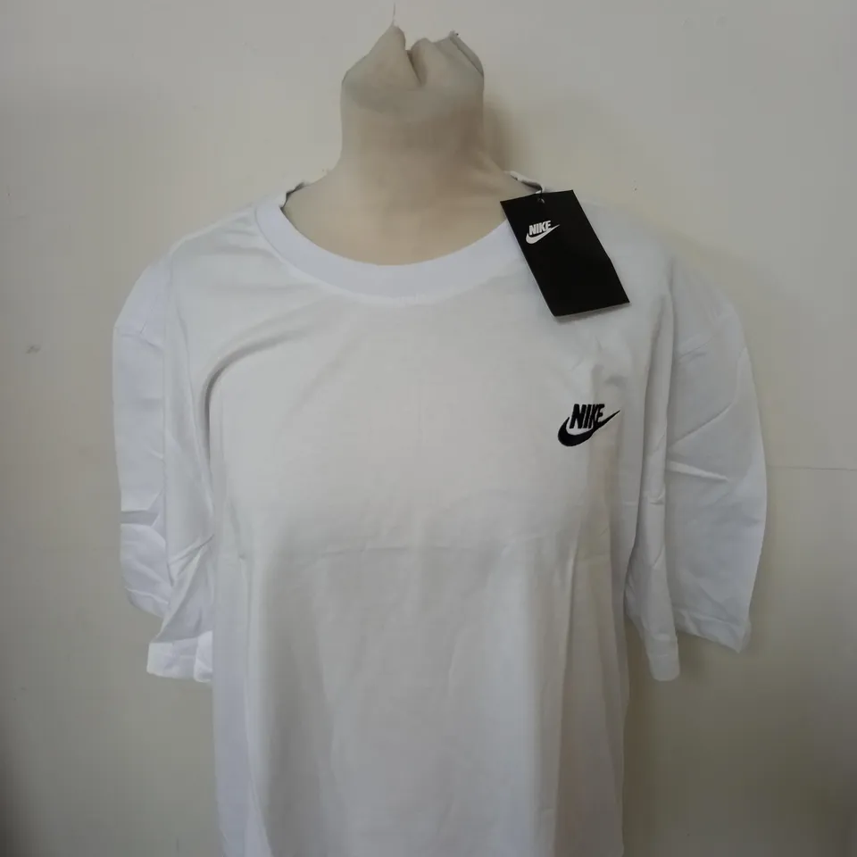 NIKE CASUAL LOGO T-SHIRT SIZE XXL