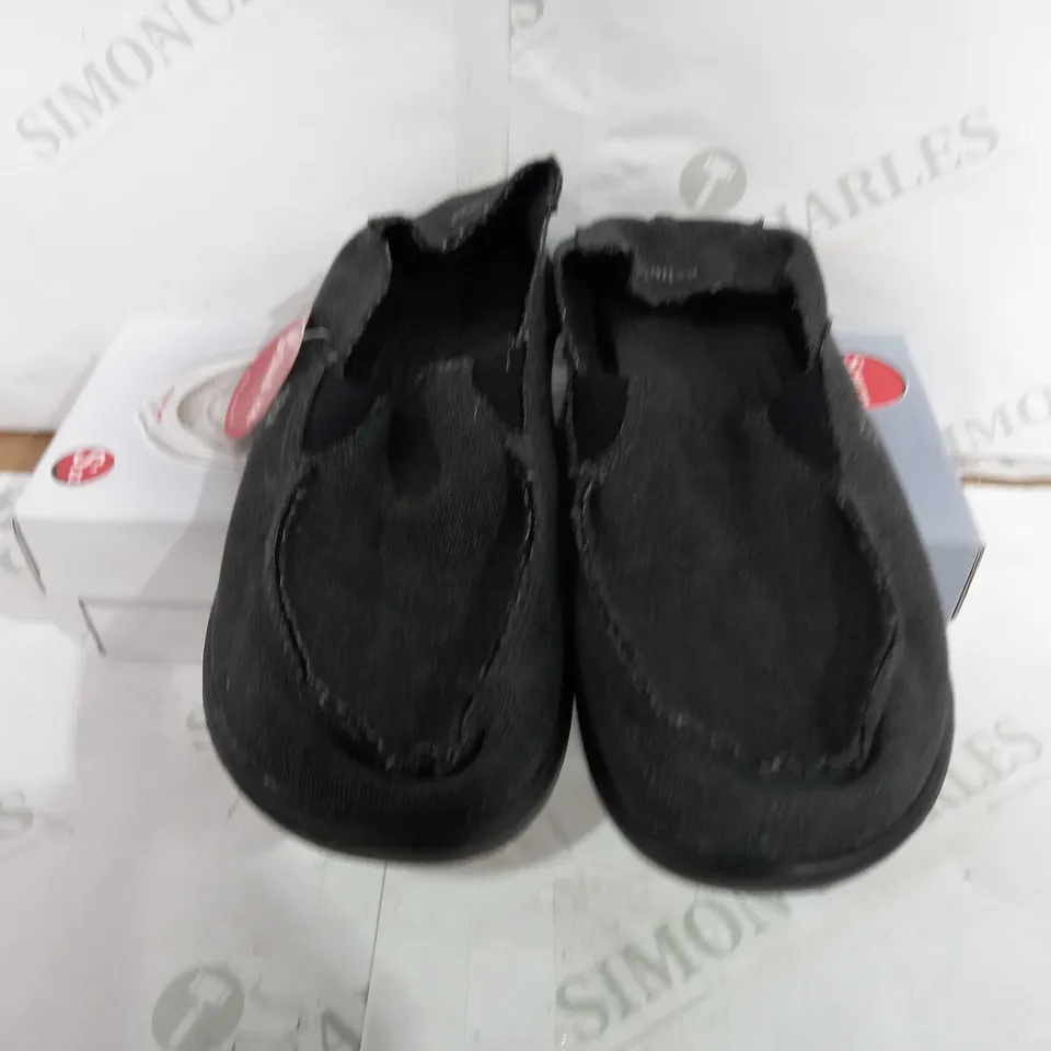 BOXED PAIR OF SCHUZZ SLIP ON SHOES IN BLACK - EU 40