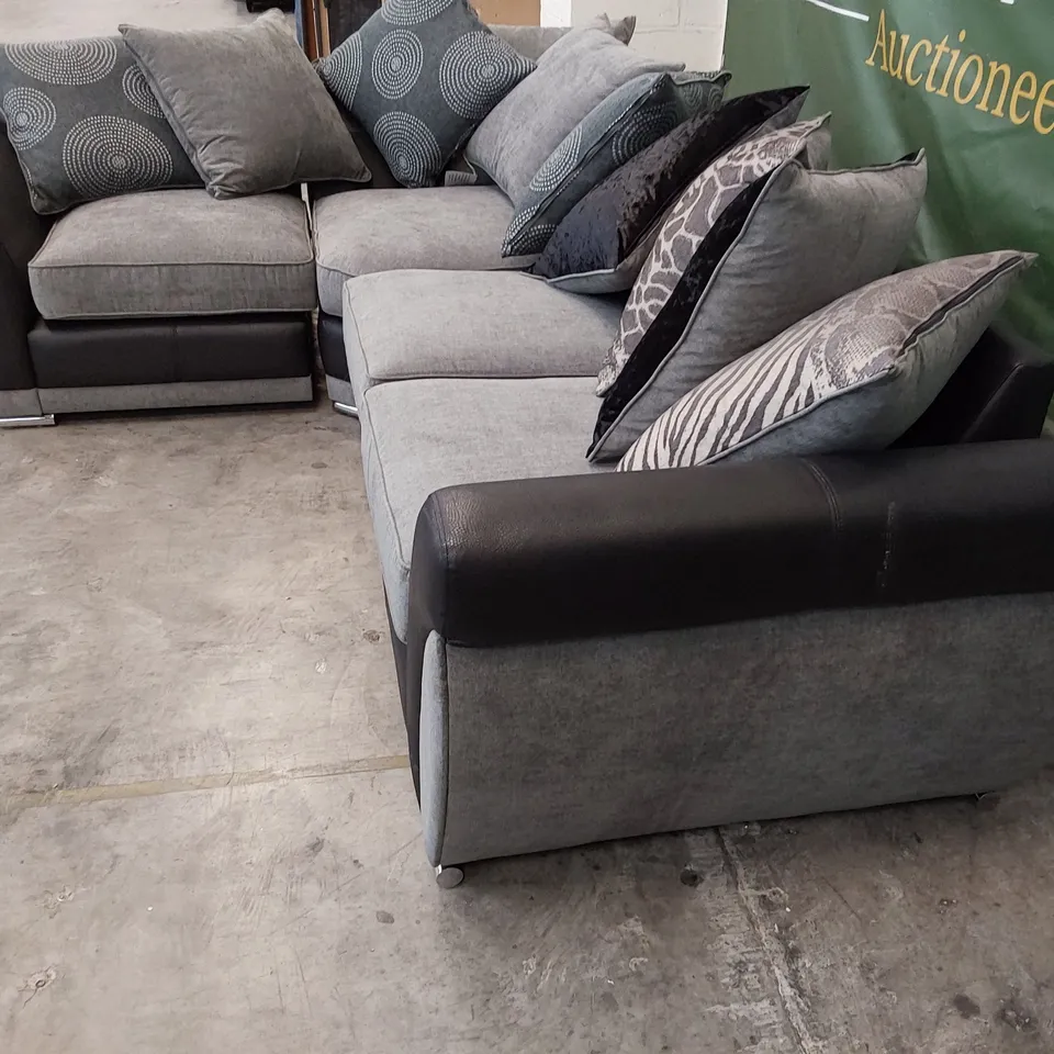 DESIGNER CORNER GROUP WITH REVERSIBLE SCATTER CUSHIONS BLACK FAUX LEATHER & GREY FABRIC 