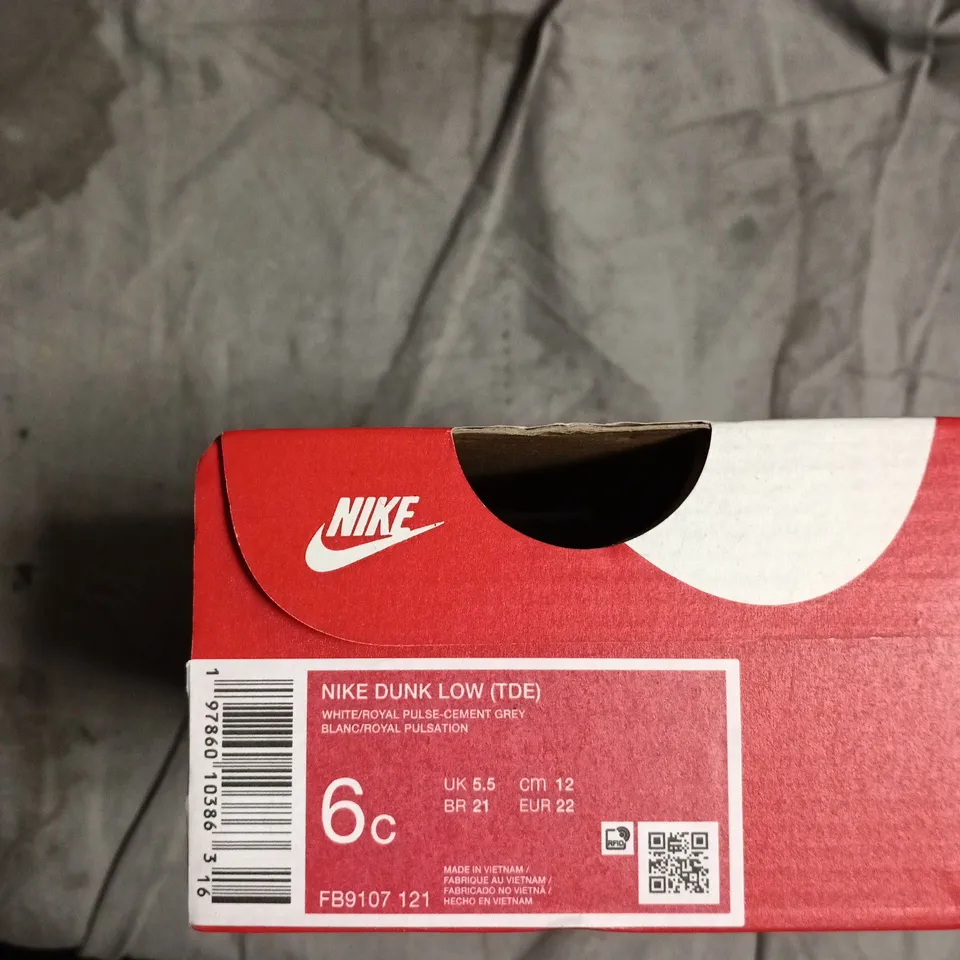 NIKE DUNK LOW TODDLER SNEAKERS – GREY/WHITE WITH LIGHT BLUE SWOOSH, UK 5.5 (US 6C) – BOXED 