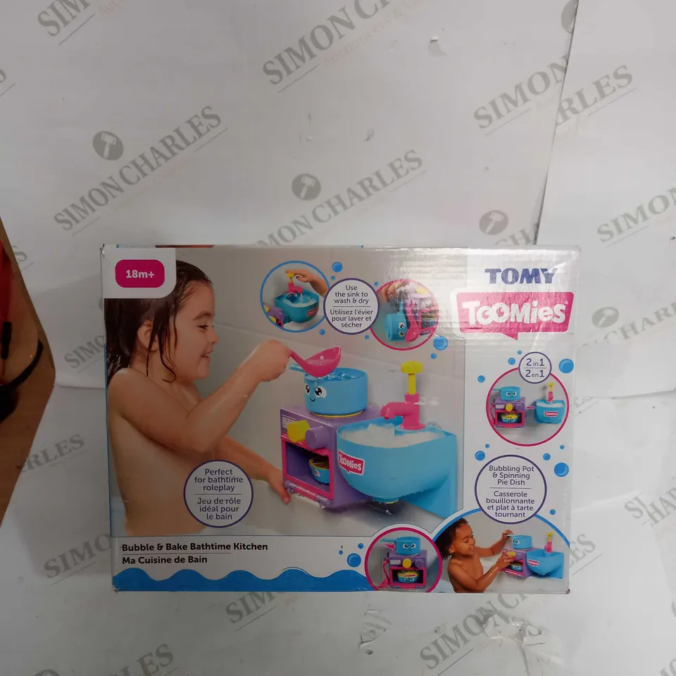 TOMY TOOMIES BUBBLE & BAKE BATHTIME KITCHEN RRP £21.99
