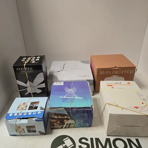 BOX OF APPROXIMATELY 10 ASSORTED ITEMS INCLUDING A WIRELESS NETWORK CAMERA, A FLOWER FAN LIGHT AND A LED CEILING LAMP