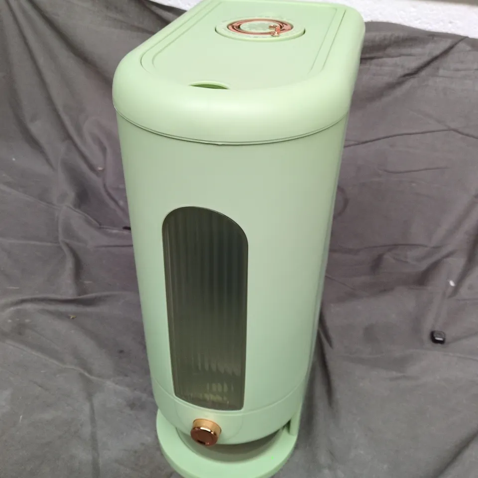 RICE DISPENSER WITH MEASURING CUP