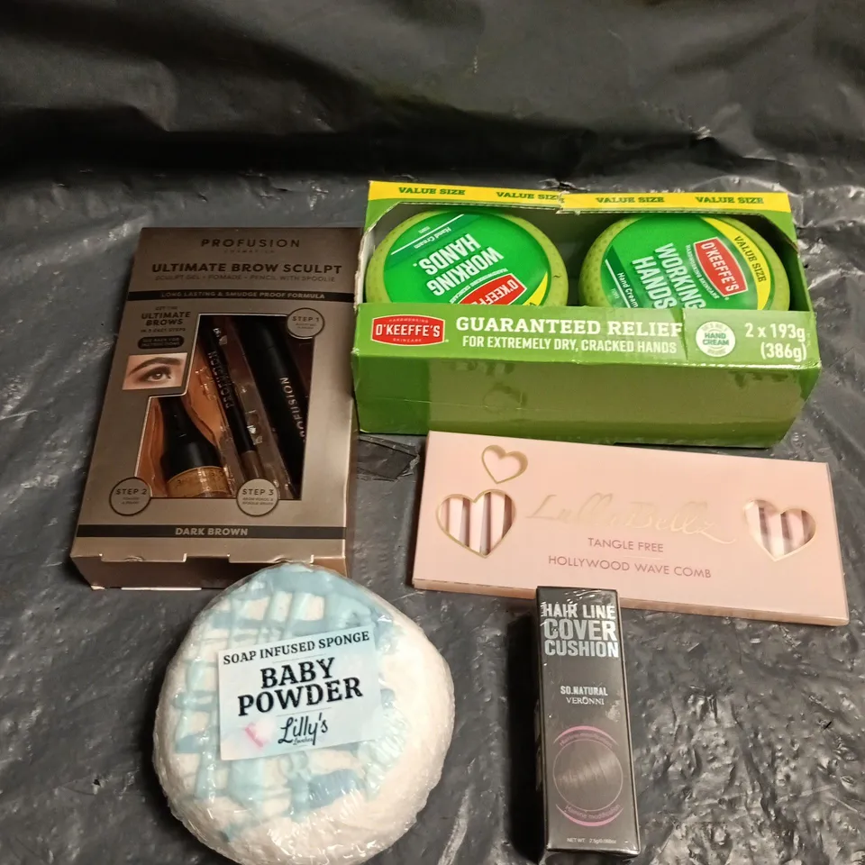 APPROXIMATELY 15 ASSORTED HEALTH & BEAUTY PRODUCTS TO INCLUDE INFUSED SPONGE, WORKING HANDS, HAIR LINE COVER CUSHION ETC 