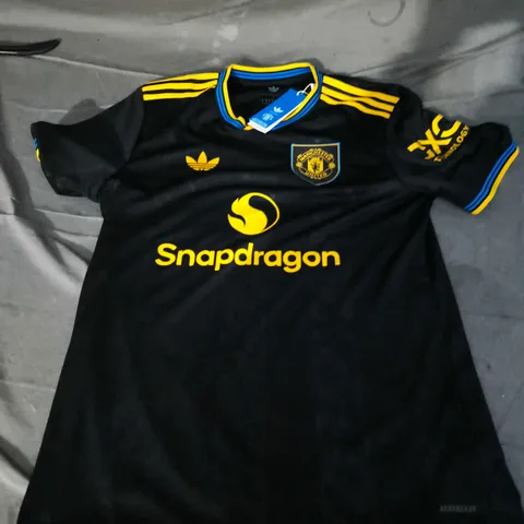 ADIDAS MANCHESTER UNITED KIDS JERSEY (#19 - MBUEMO) - UK LARGE