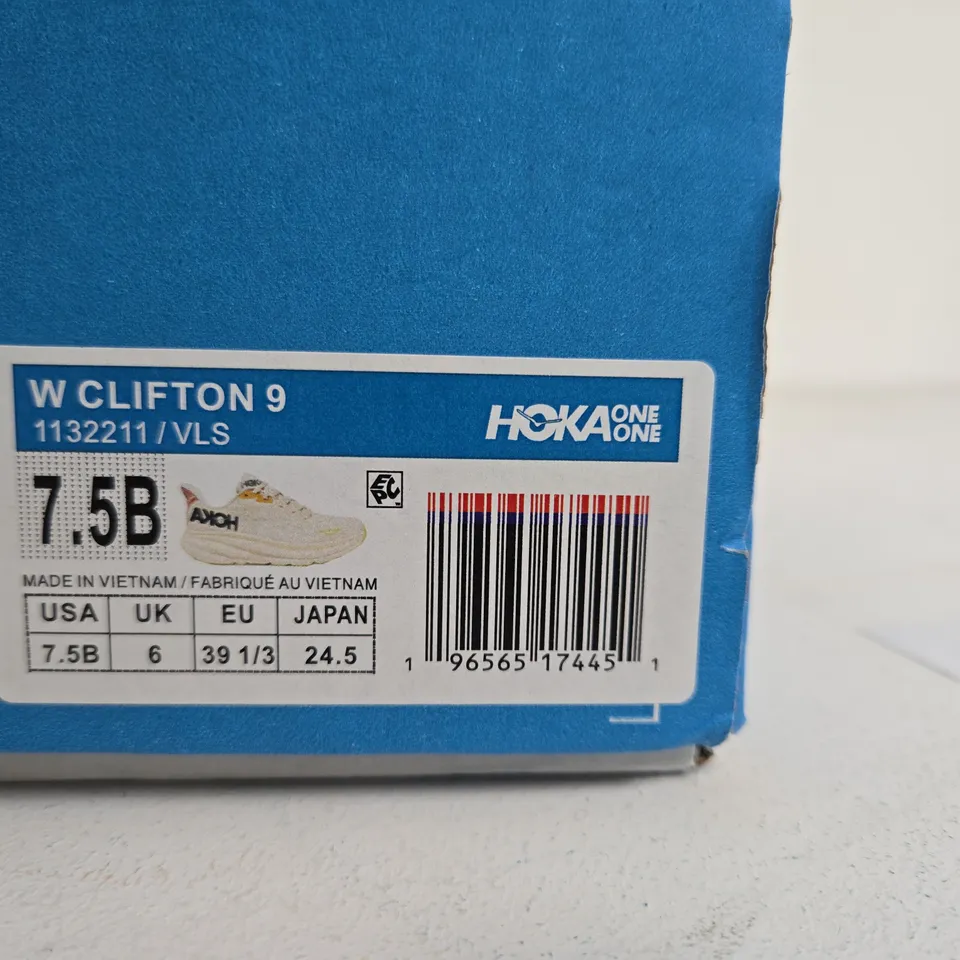 HOKA CLIFTON 9 SIZE 7.5 