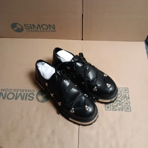 KOI HIDDEN IN SOLITUDE BLACK LEATHER BOOTS – UK 10