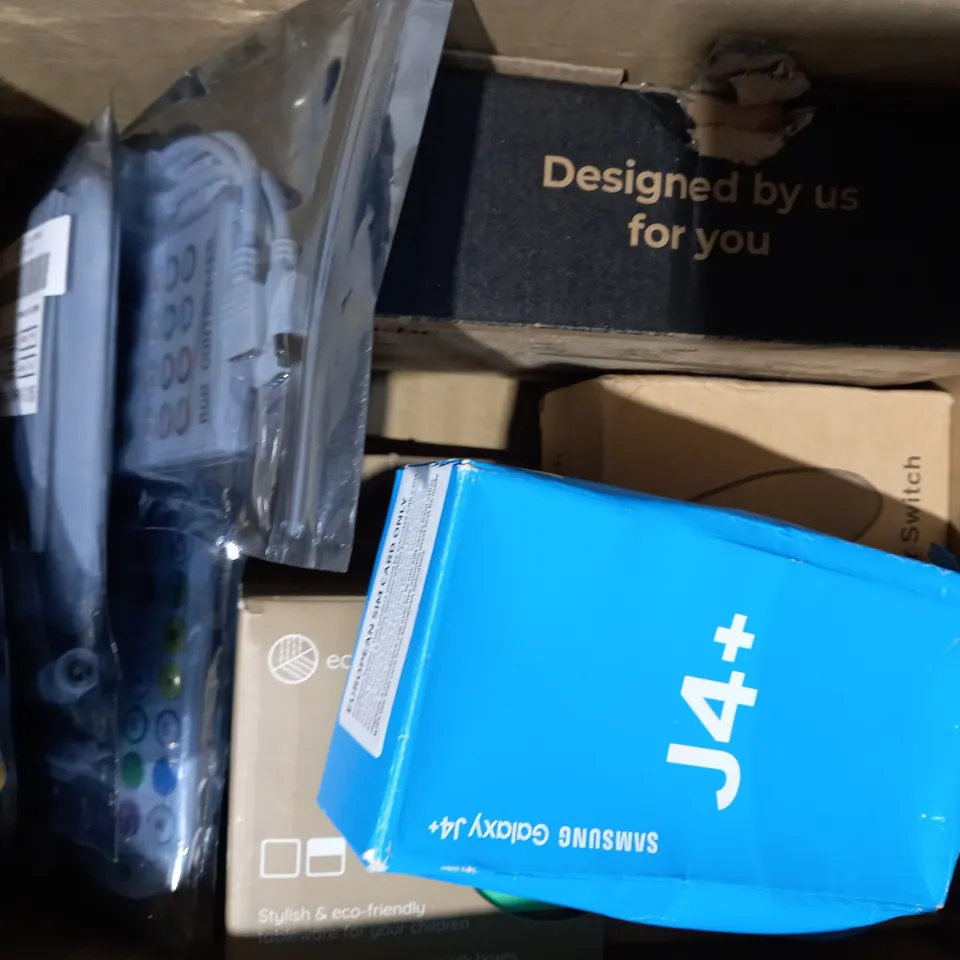 BOX OF APPROXIMATELY 10 ASSORTED HOUSEHOLD ITEMS TO INCLUDE WIFI CAMERA, TRUE WIRELESS EARPHONES, MOLOCY SMART WATCH, ETC