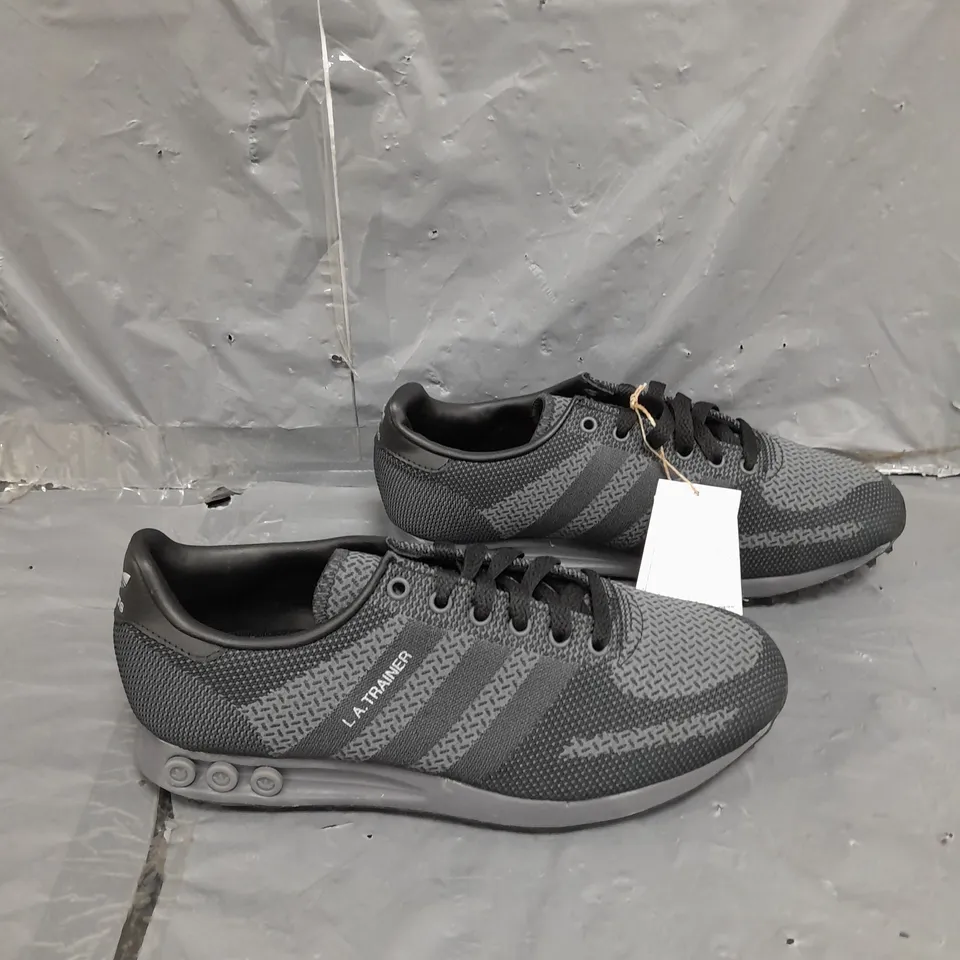 UNBOXED PAIR OF ADIDAS L.A. TRAINER WEAVE BLACK UK SIZE 7 