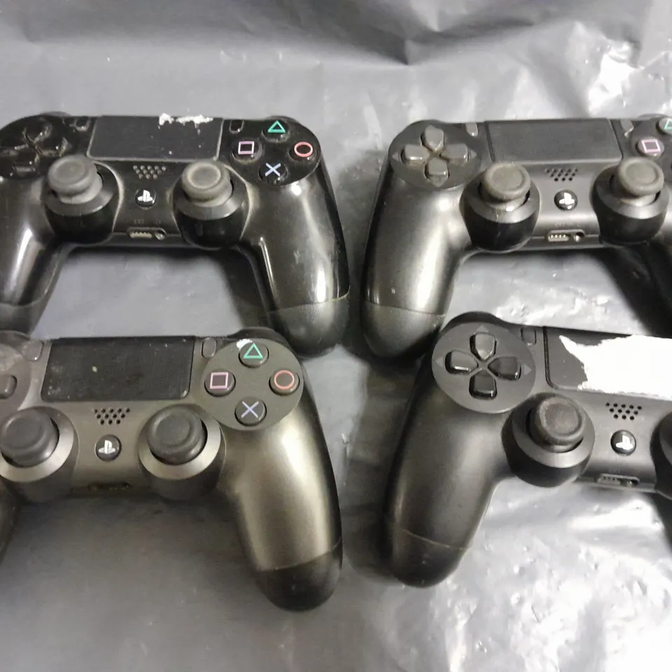 SET OF 4 PLAYSTION 4 CONTROLLERS 