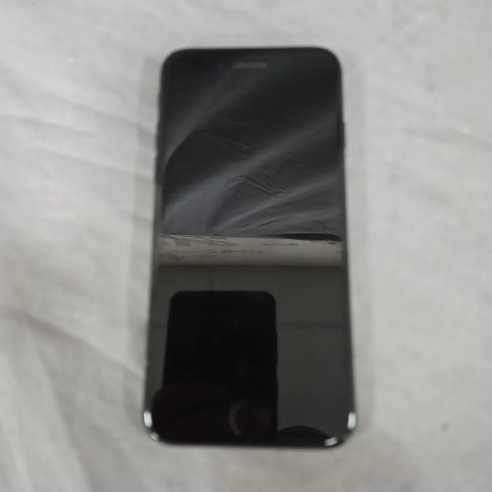 APPLE IPHONE 7 SMARTPHONE 