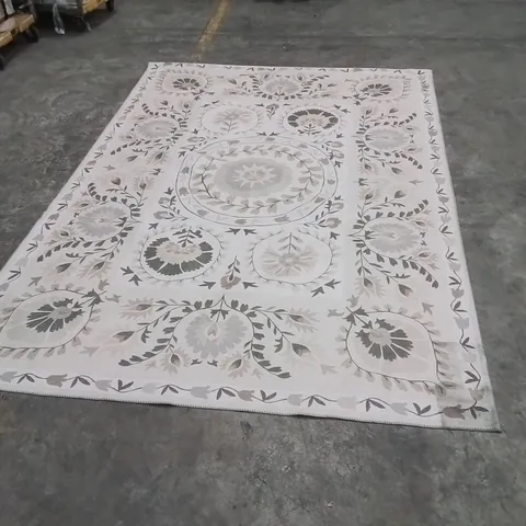 QUALITY DESIGNER AREA RUG - APPROXIMATELY  200x290cm