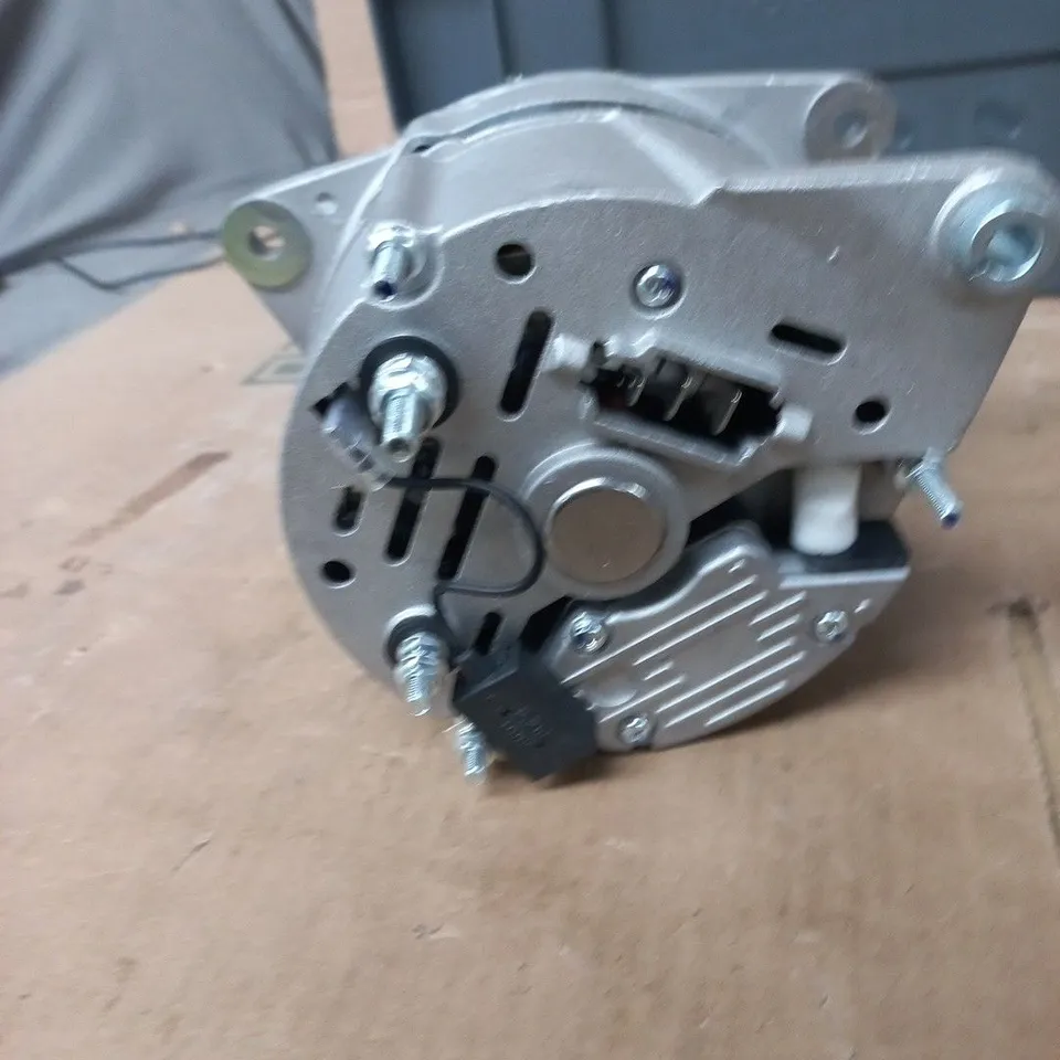 CAR ALTERNATOR – 12V, USED, WITH MOUNTING BRACKET