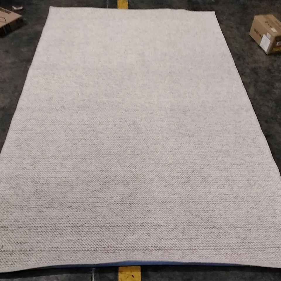 WOLLY TUFTED CREAM RUG APPROXIMATELY 240X160CM