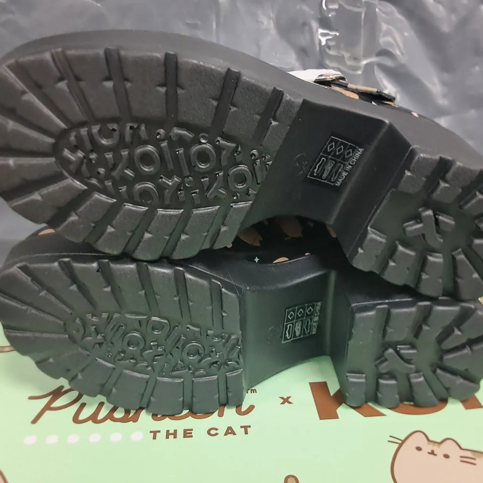 BRAND NEW BOXED KOI PUSHEEN THE CAT SAI MARY JANE'S IN BLACK - UK 4