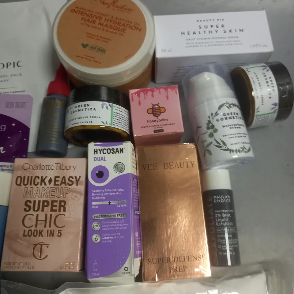 LOT OF APPROXIMATELY 20 ASSORTED HEALTH AND BEAUTY ITEMS TO INCLUDE SODIUM BICARBONATE, CHARLOTTE TILBURY MAKE UP AND PAULAS CHICE TONER