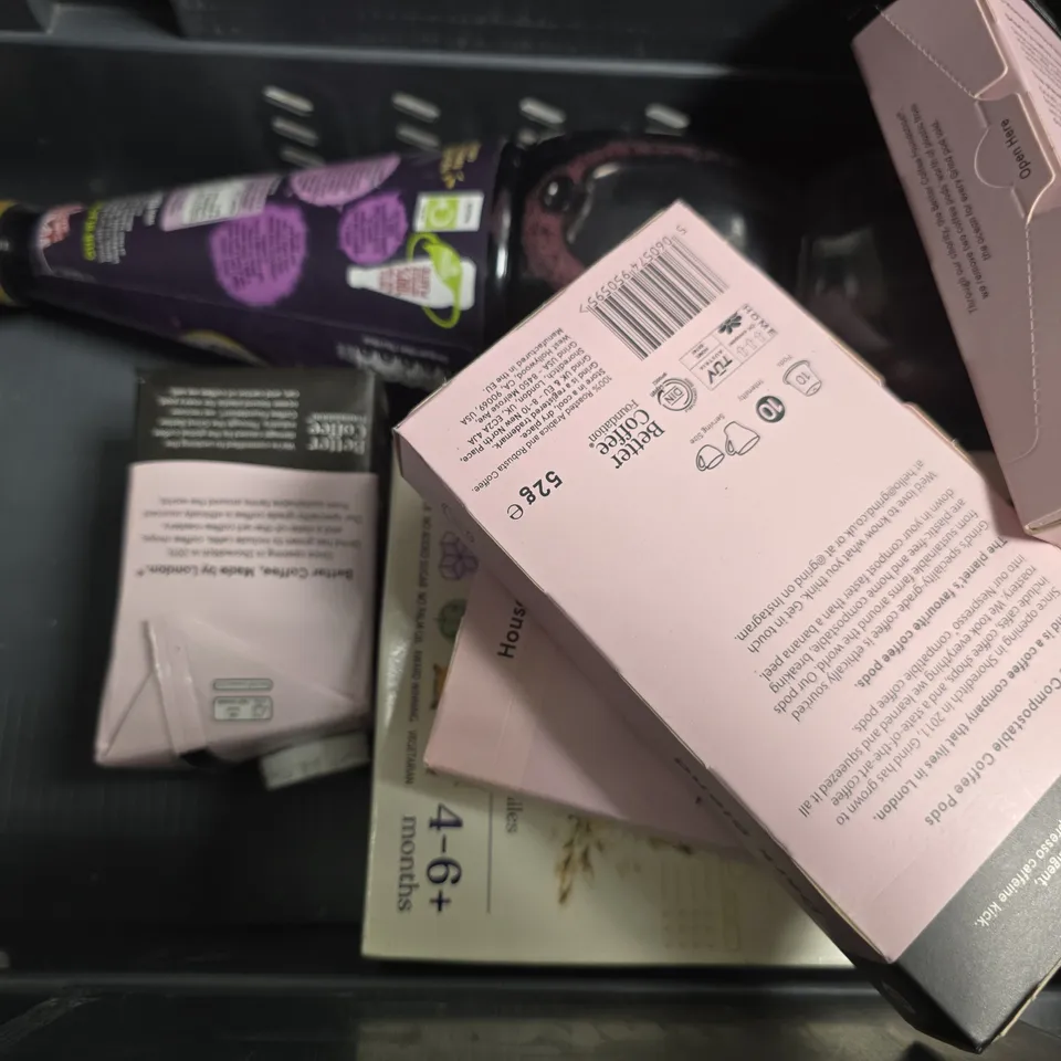 APPROXIMATELY 8 ASSORTED FOOD & DRINK ITEMS TO INCLUDE - JELLY BEANS , PULP TEA , GRIND COFFEE PODS ETC