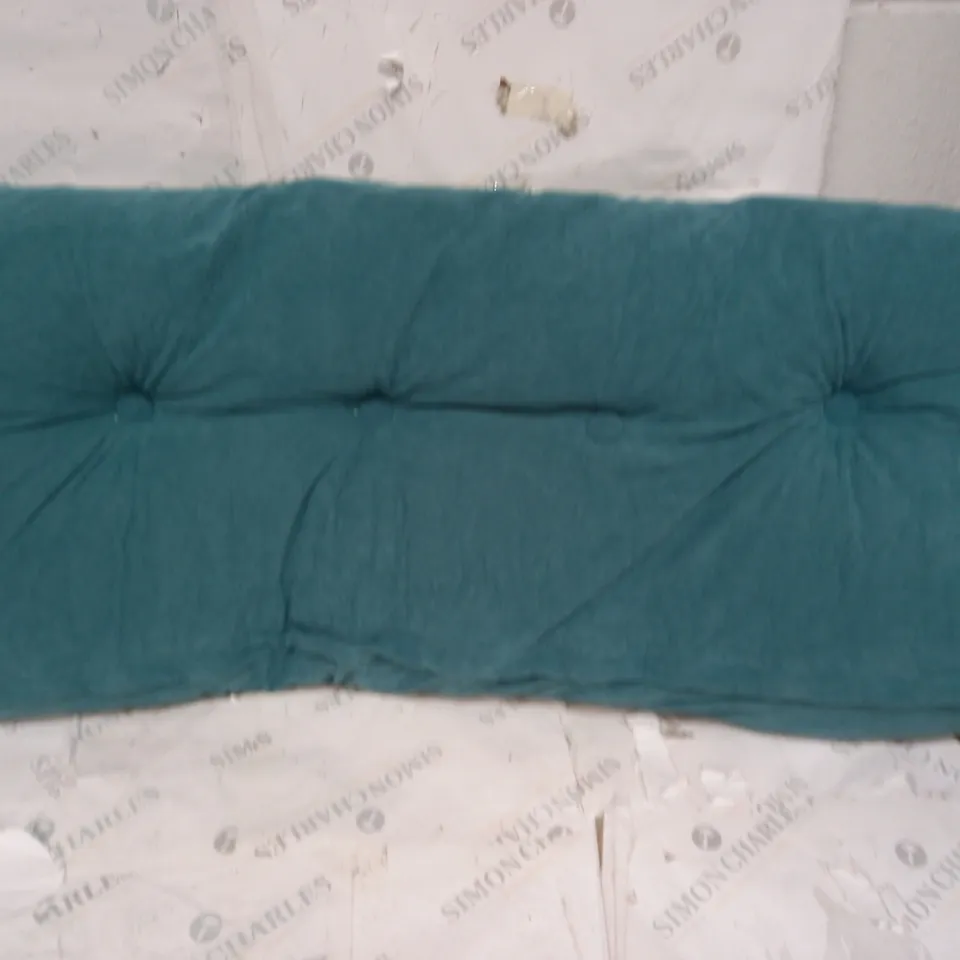 GREEN LOUNGING PILLOW