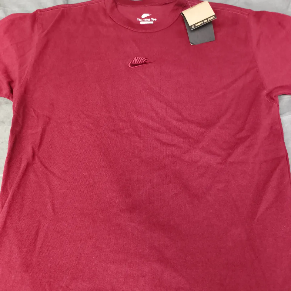 NIKE LOGO CASUAL TEE - SIZE SMALL