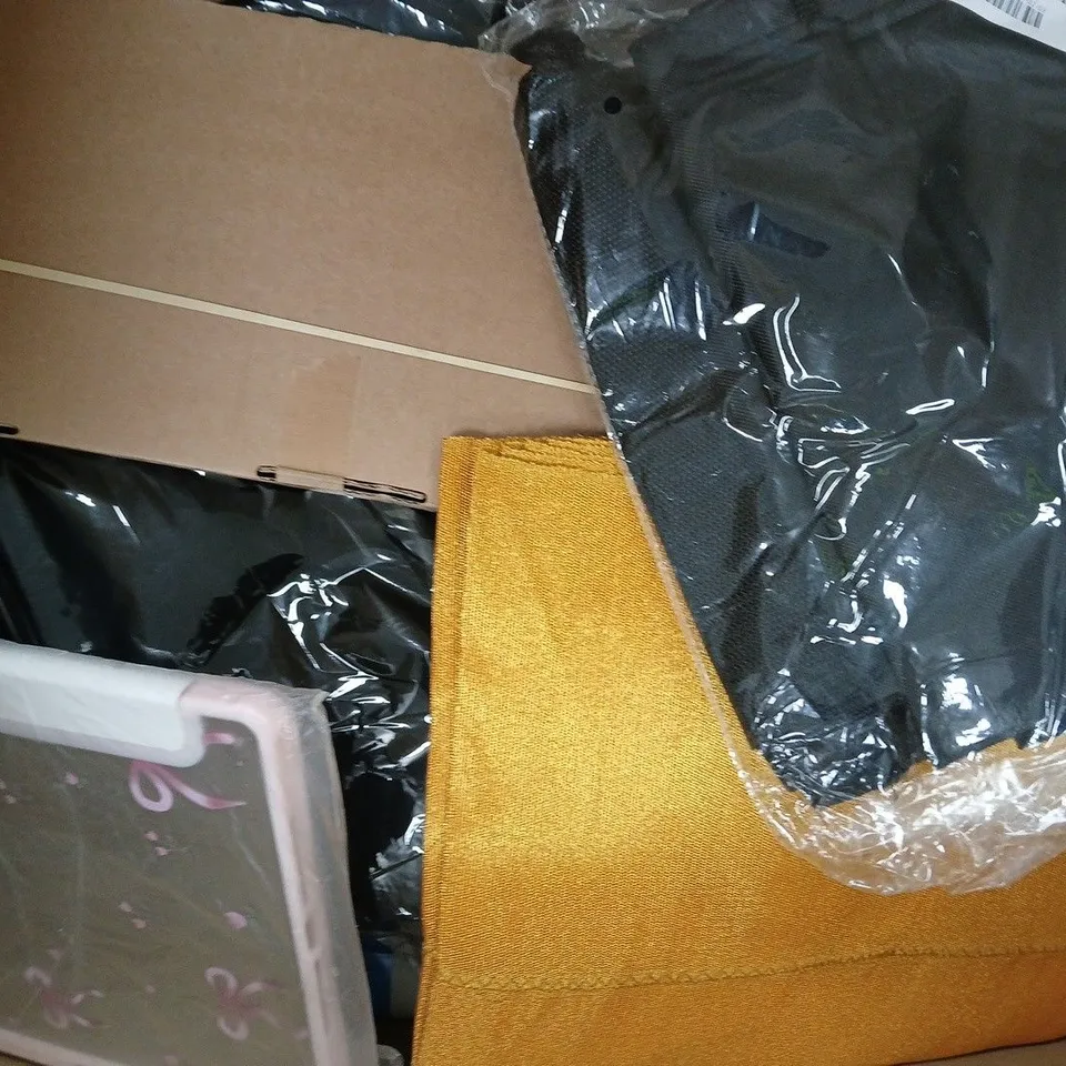 BOX OF APPROXIMATELY 15 ASSORTED HOUSEHOLD ITEMS - COLLECTION ONLY