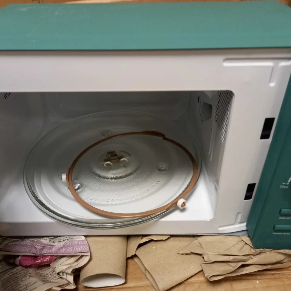 SWAN TEAL/FAUX WOOD DETAILED MICROWAVE