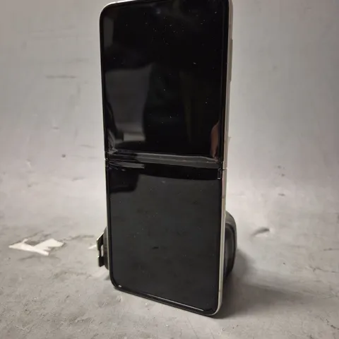 SAMSUNG GALAXY Z FLIP