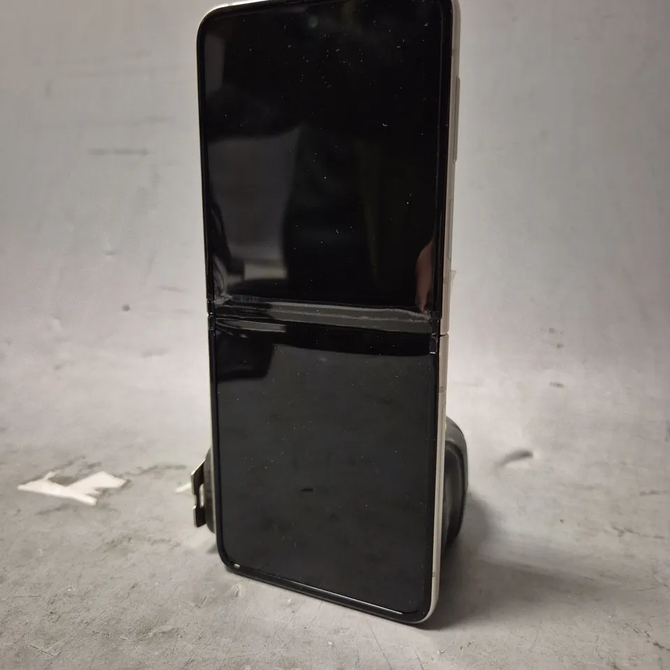 SAMSUNG GALAXY Z FLIP 