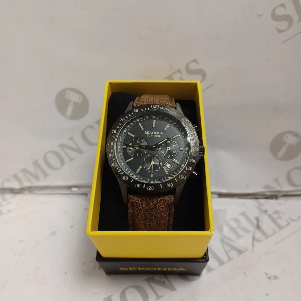 BOXED SEKONDA WATCH - STAINLESS STEEL BACK - JAPAN MOVEMENT - LEATHER UPPER STRAP - SUB DIAL - WATER RESISTANT 50M. 
