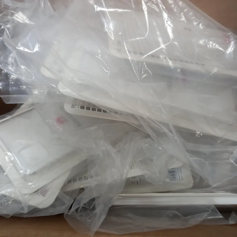 BOX OF APPROX. 20 ASSORTED HUAWEI Y5P CLEAR CASE