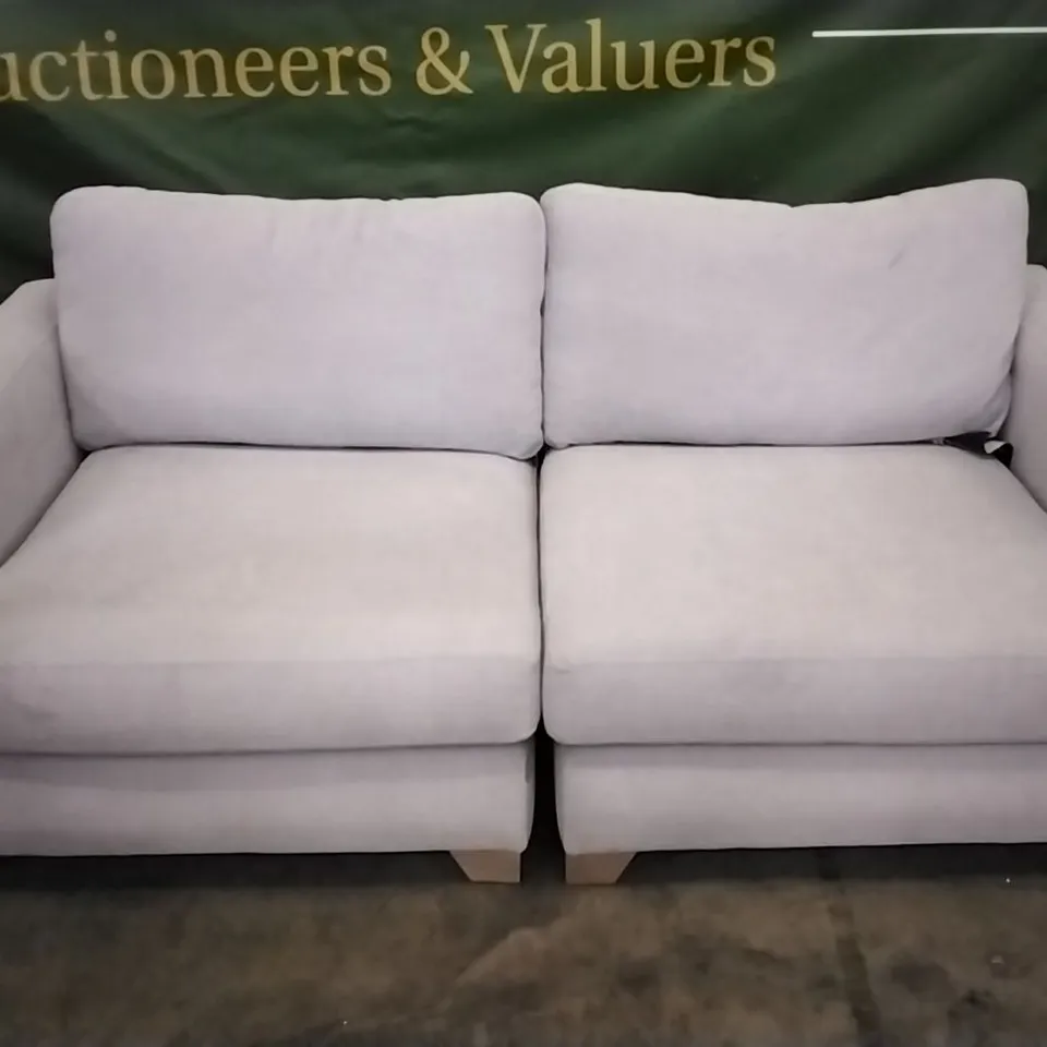 QUALITY DESIGNER LOUNGE CO 2 SEATER SOFA IN WHITE GREY FABRIC 