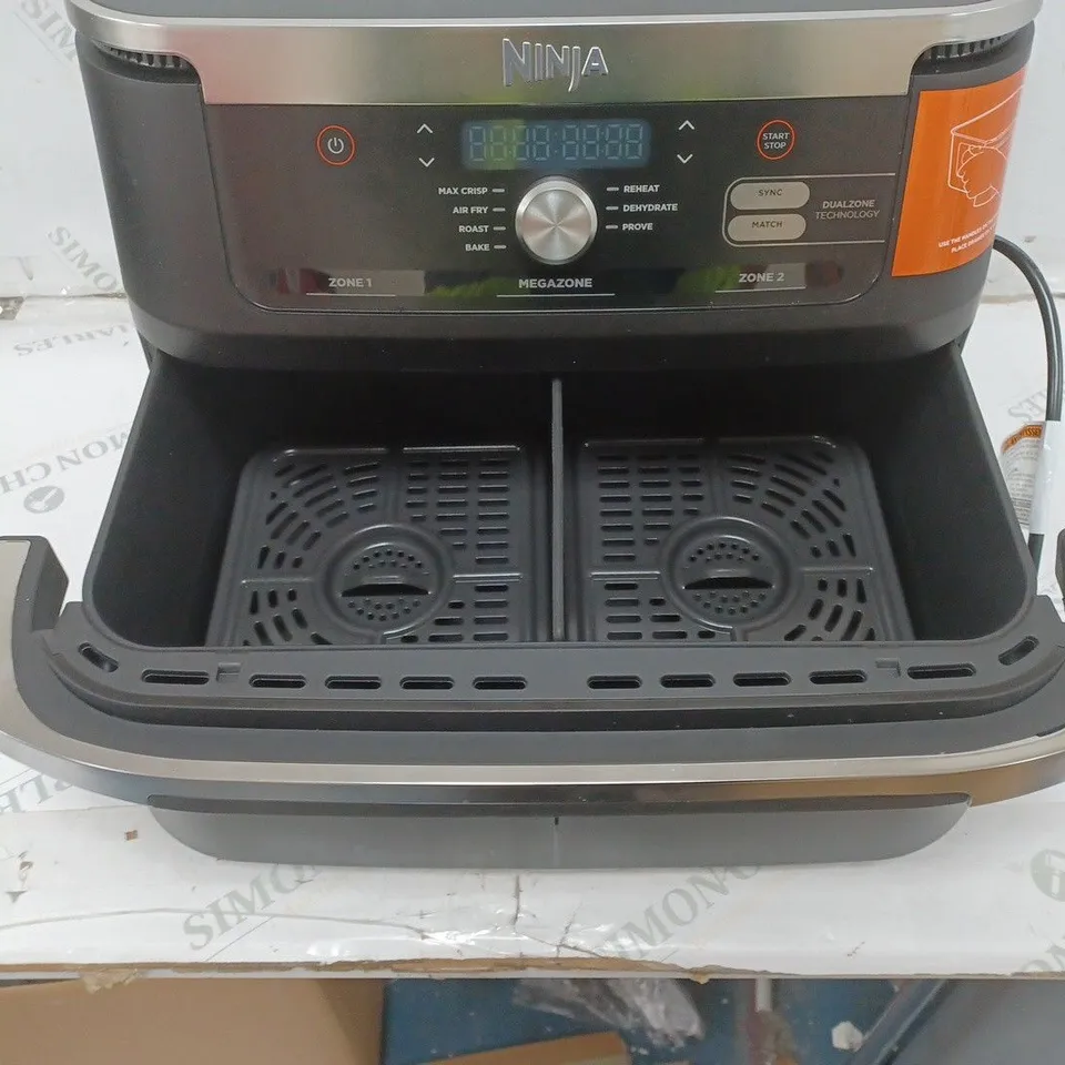 BOXED NINJA 10.4L FOODI FLEXDRAWER DUAL AIR FRYER AF500UK