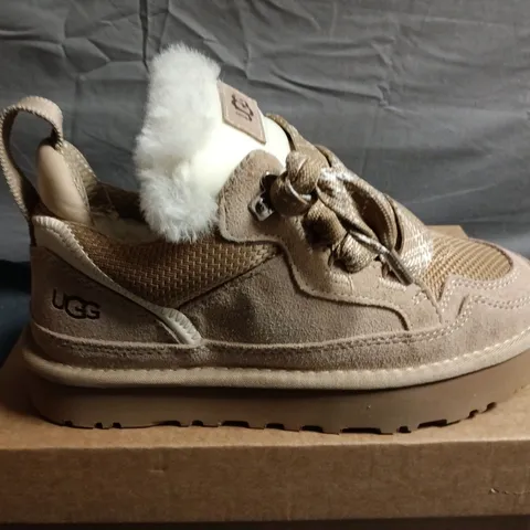 BOXED PAIR OF UGG SUEDE WINTER BOOTS WITH SHEARLING –UK SIZE 5