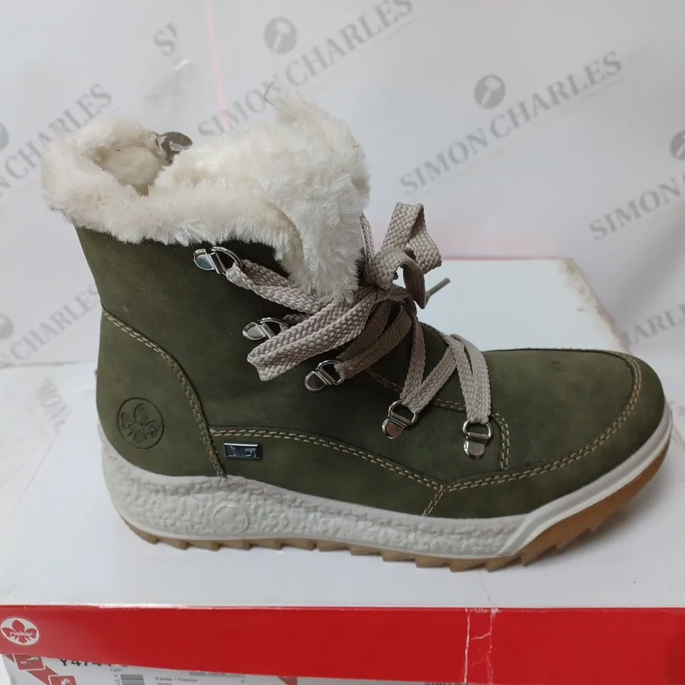 BOXED PAIR OF RIEKER ANTISTRESS WATER RESISTANT WARM HIKING BOOTS IN KHAKI - SIZE 5