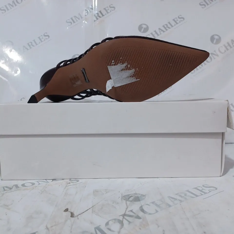 BOXED PAIR OF REISS DAPHNE SLINGBACK HEELS IN POMEGRANATE SIZE 6