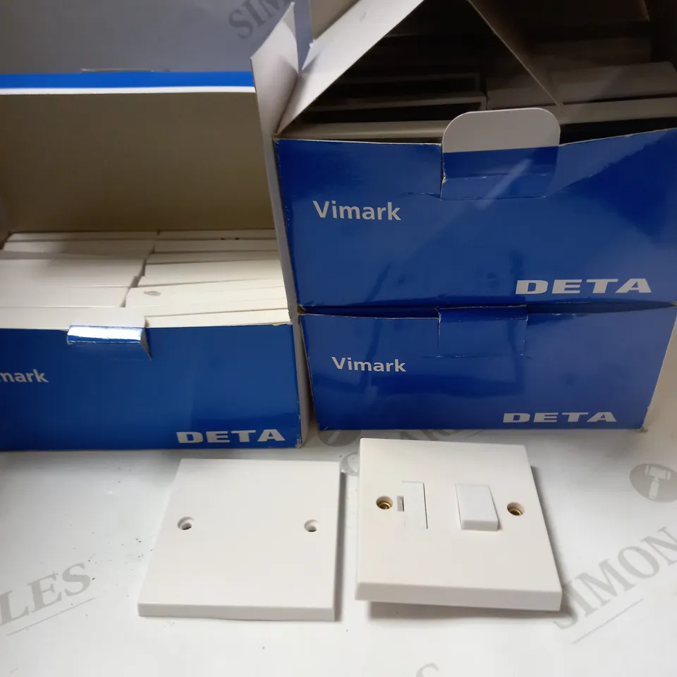 LOT OF APPROX 20 DETA VIMARK OUTLETS & APPROX 20 DETA VIMARK BLANK PLATES 