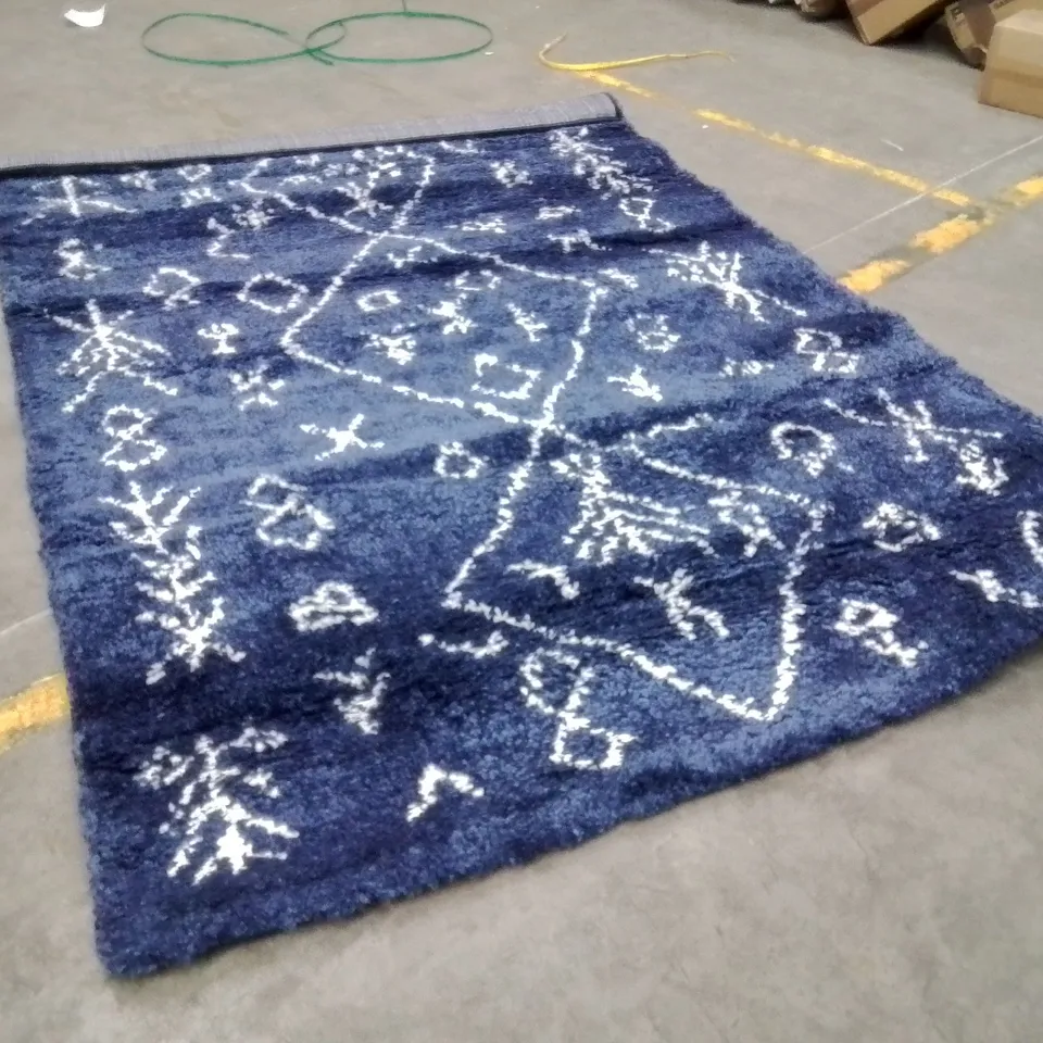 QUALITY DESIGNER AREA RUG - APPROXIMATELY 245X160CM