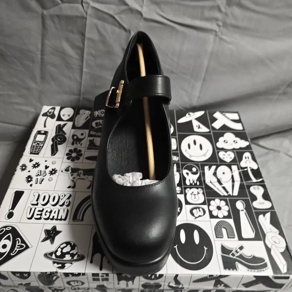 BOXED PAIR OF KOI FOOTWEAR TIRA MARY JANE SHOES - UK SIZE 7
