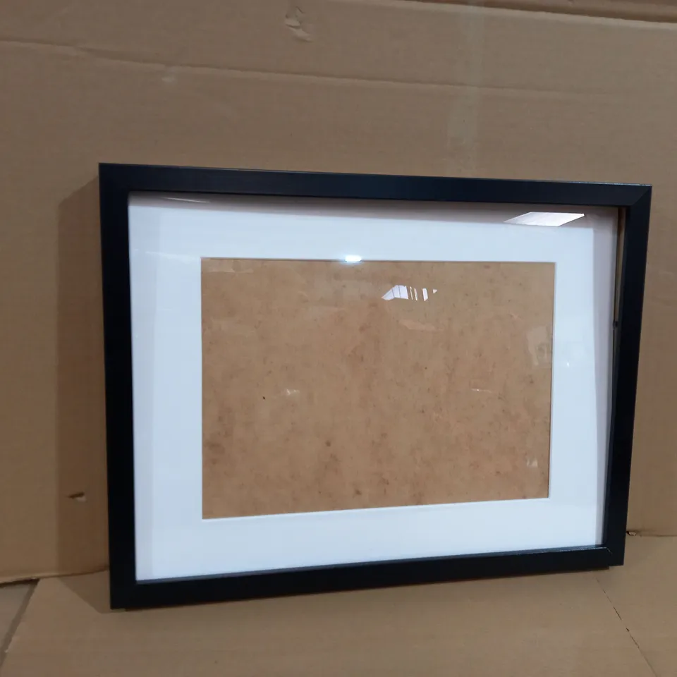 BLACK FRAMED PICTURE FRAME 