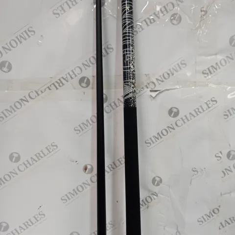 GUINNESS SNOOKER CUE IN BLACK