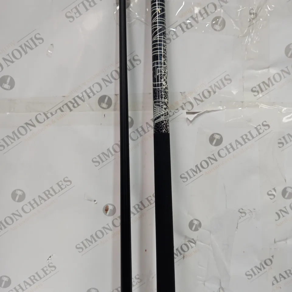 GUINNESS SNOOKER CUE IN BLACK