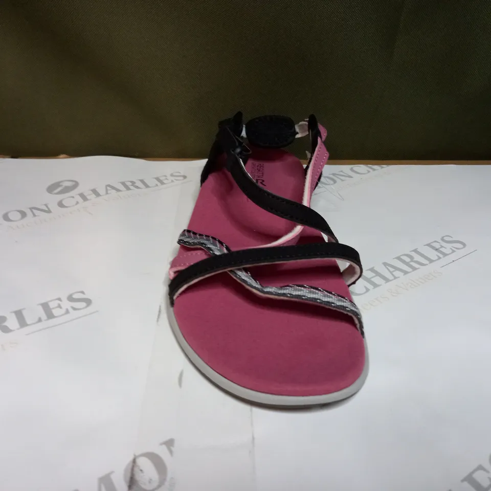 REGATTA LADY ROMA SANDALS SIZE 6