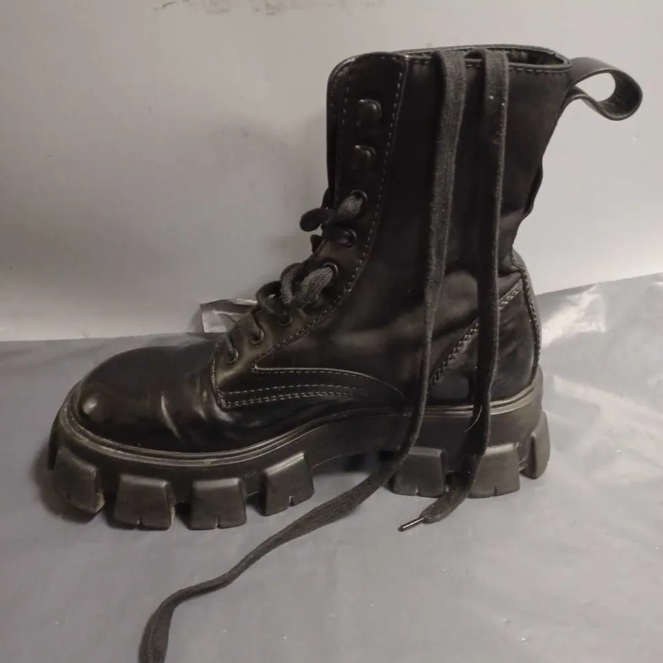 PAIR OF PRADA MENS MONOLITH XL COMBAT BOOTS IN BLACK - 7