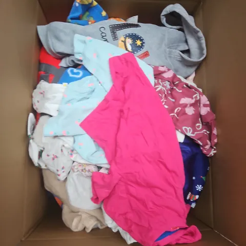 BOX OF APPROXIMATELY 25 ASSORTED KIDS CLOTHING ITEMS TO INCLUDE - TOP , SHORTS , T-SHIRT ETC
