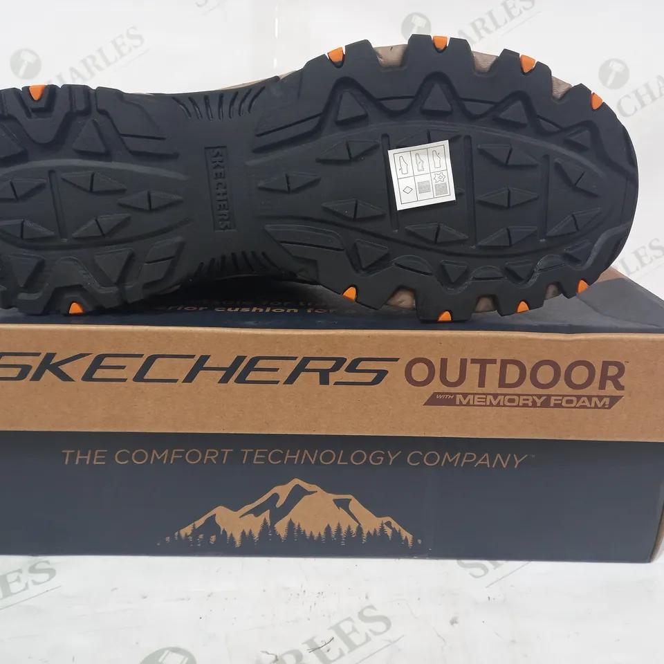 BOXED PAIR OF SKECHERS OUTDOOR HILLCREST SHOES IN BROWN UK SIZE 11