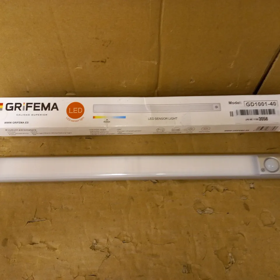 GRIFEMA GD1001-40 Under Cabinet Light