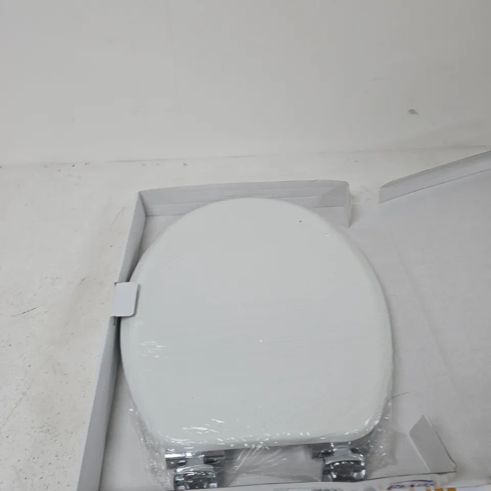 BEMIS TOILET SEAT – WHITE MOULDED WOOD WITH CHROME HINGES