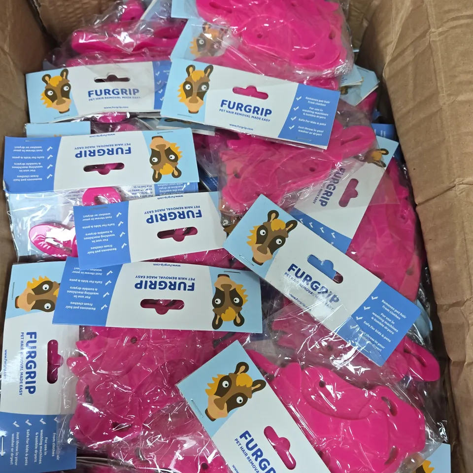 APPROXIMATELY 140 FURGRIP LAUNDRY PET HAIR REMOVERS - HORSE