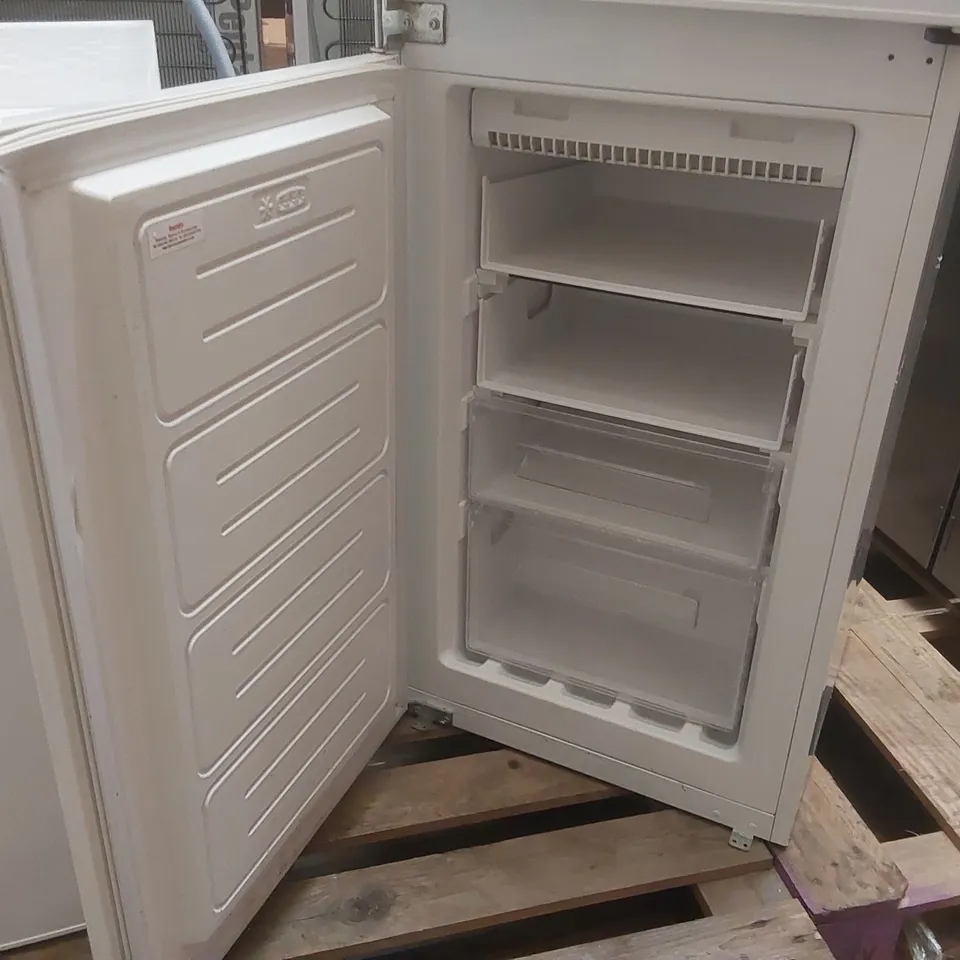 BAUMATIC BRCIF3050E 54CM WIDE FROST FREE INTEGRATED UPRIGHT FRIDGE FREEZER - WHITE