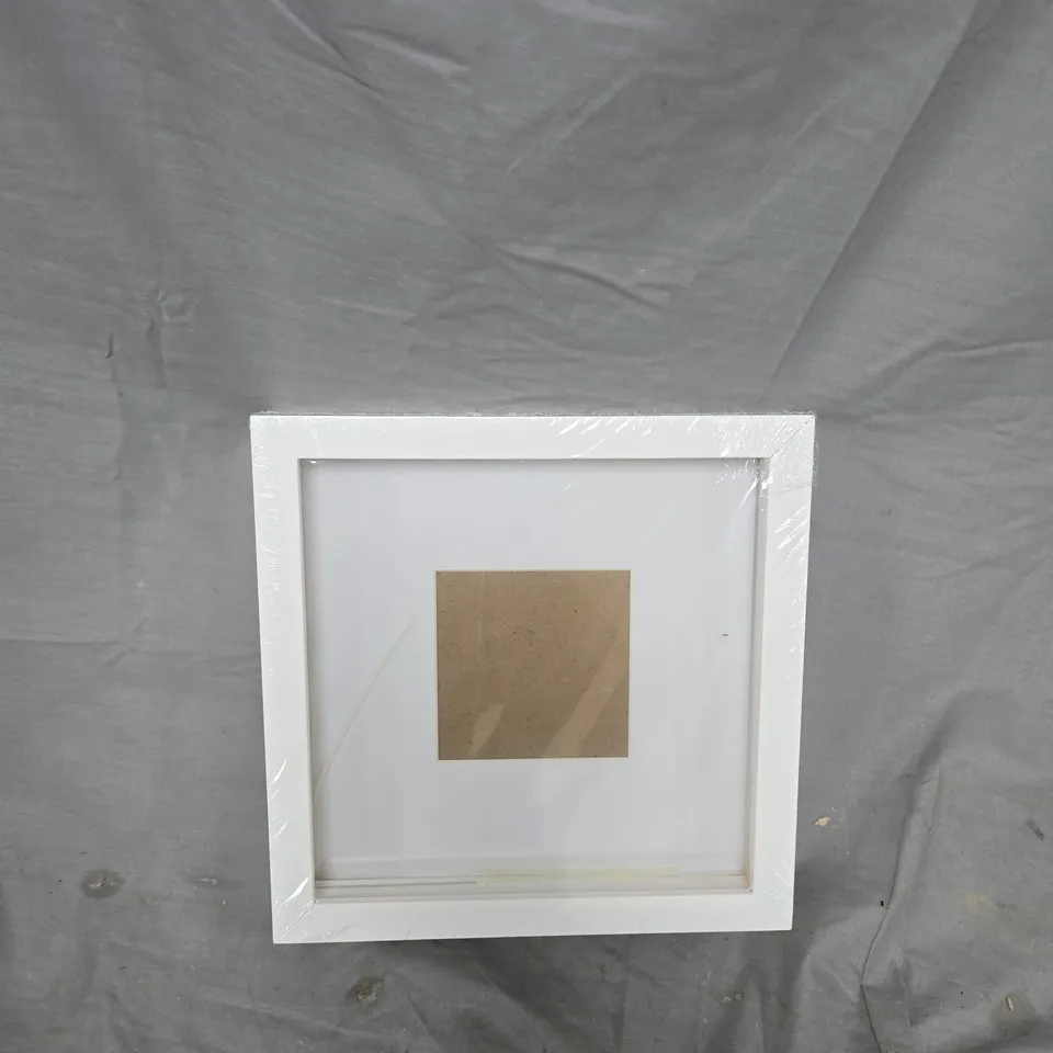 SQUARE WHITE PHOTO FRAME 
